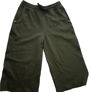 Nike Wide Leg Cropped Pants